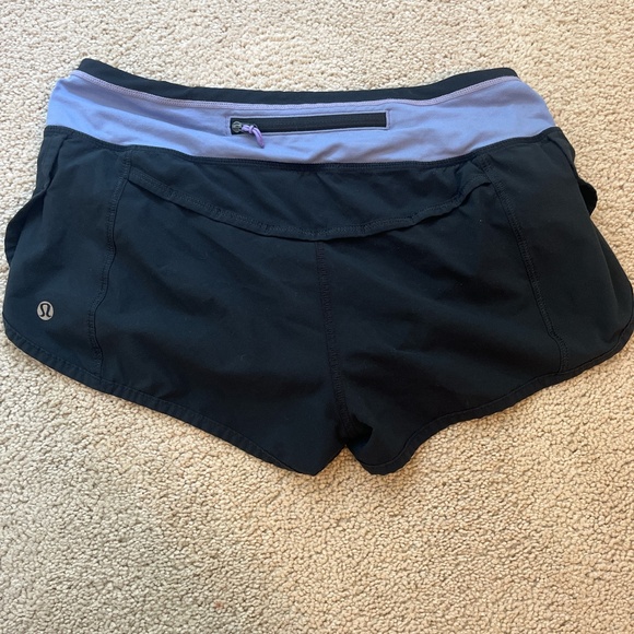 lululemon shorts size 2!! - Picture 2 of 4